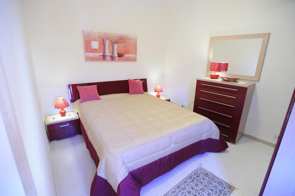 Case Vacanza Edera Trapani Habitación foto